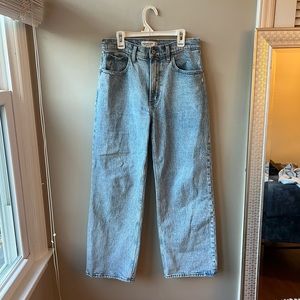 Abercrombie & Fitch 90s Relaxed High Rise Jean Size 27 Short